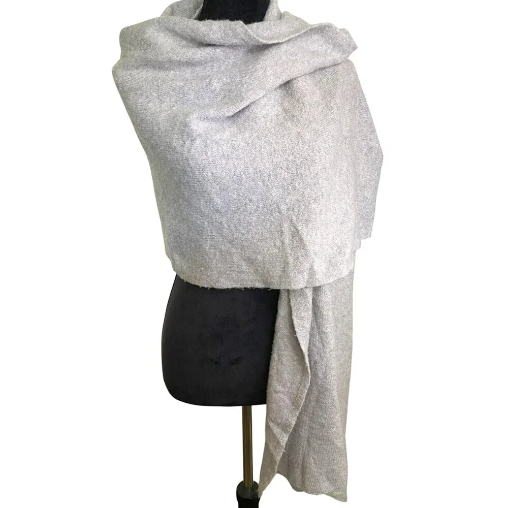 Cynthia Rowley Gray Knit Shawl Wrap Scarf Wool Blend Soft Boucle Office Travel